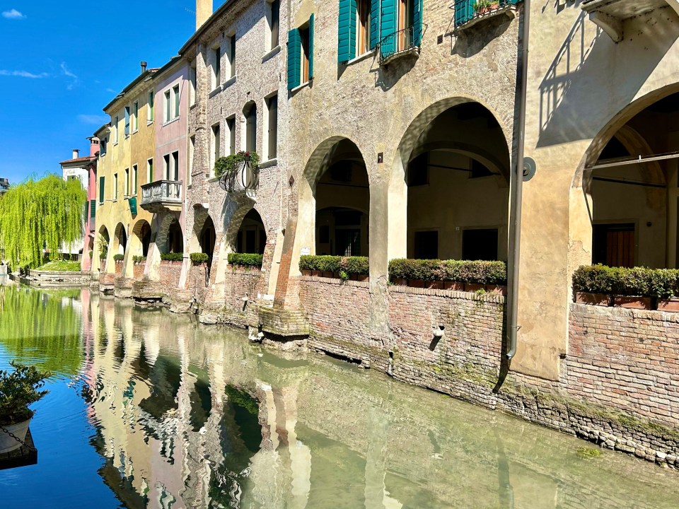 Canale-dei-Buranelli-in-Treviso-Italy-Photo-by-Margie-Miklas