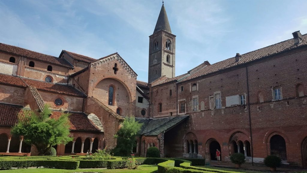 Staffarda Abbey - Internal courtyard