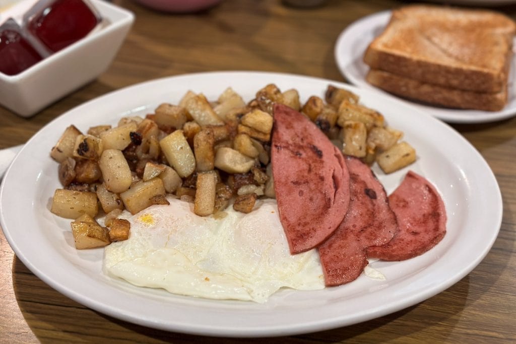 Gus' Restaurant serves comforting classics.