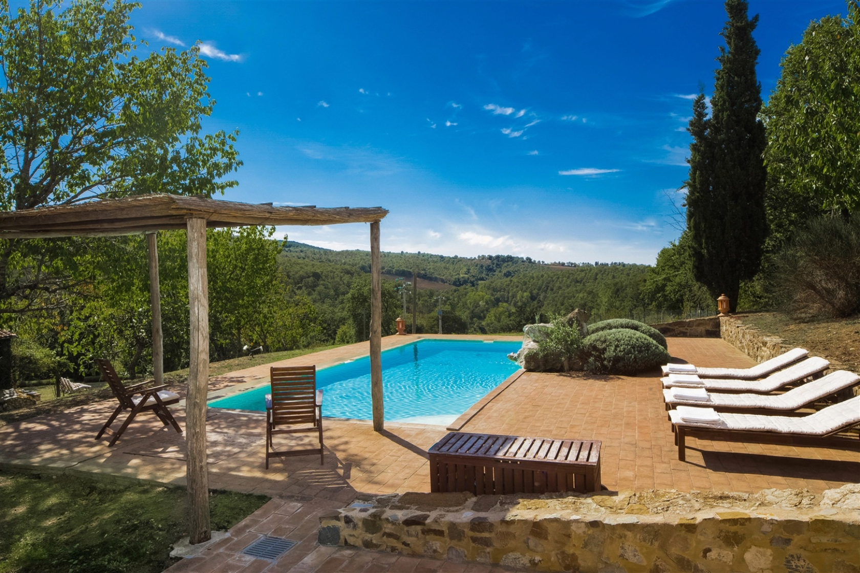 Tuscany villas with pool