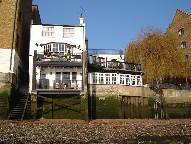 Hangman's noose outside the Prospect of Whitby Pub