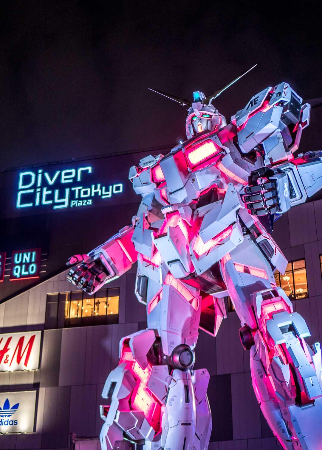 Gundam Statue in Odaiba, Tokyo