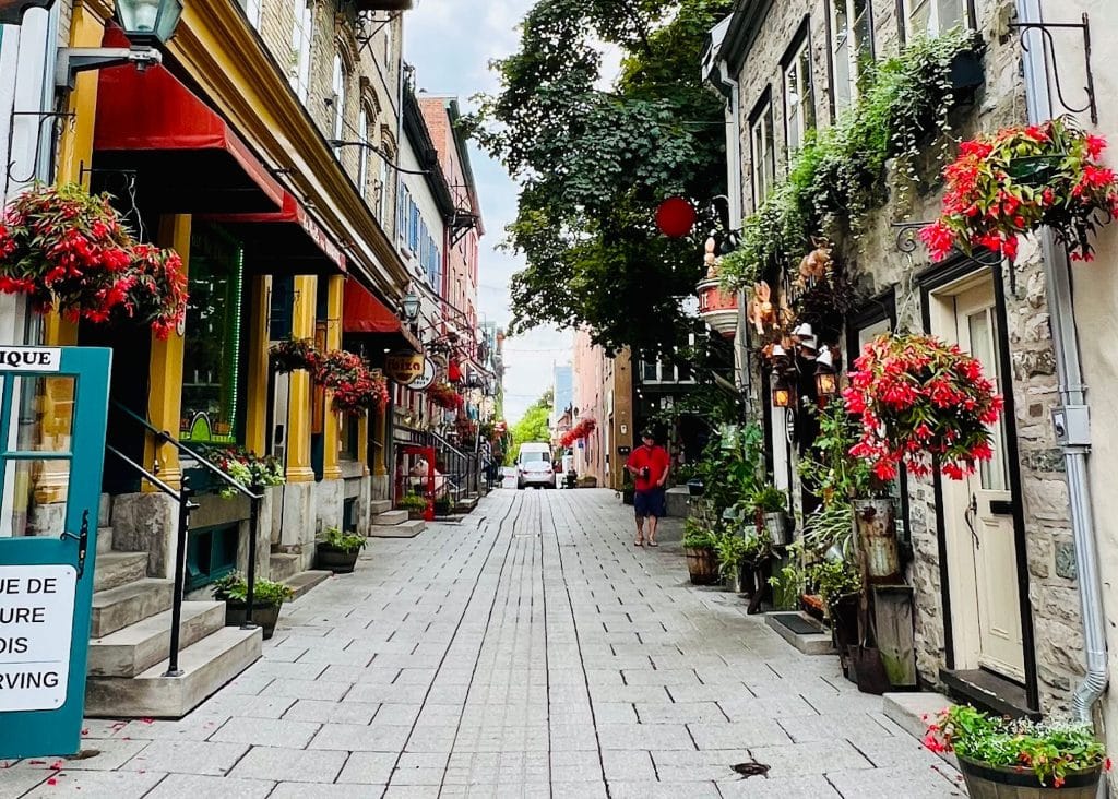 petit champlain district in summer