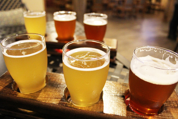 Smithavens-Brewing-beer-flights-Lets-Discover-ON