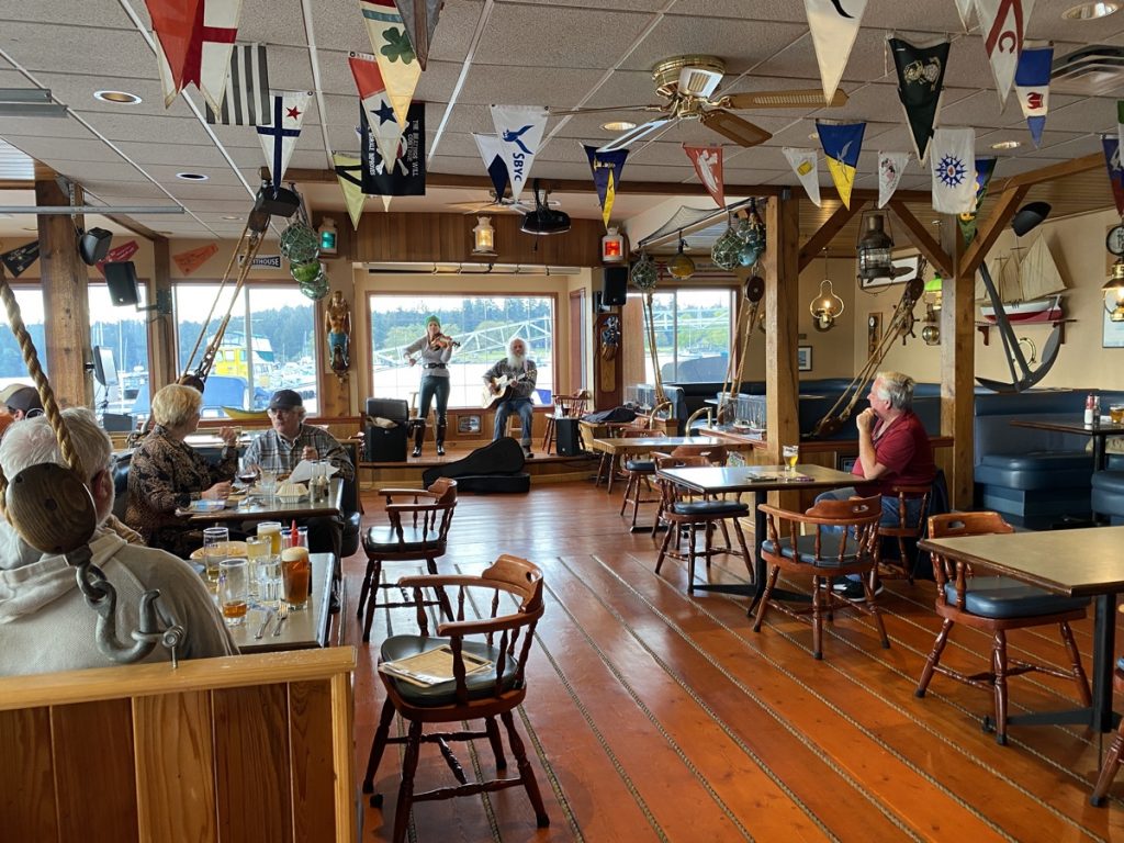 Live music at the Dinghy Dock floating pub on Protection Island in Nanaimo, BC