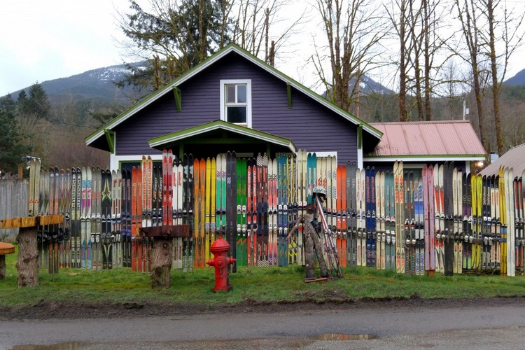 Day lodge at Sasquatch Mountain Resort in Fraser Valley, ski resorts near Vancouver BC