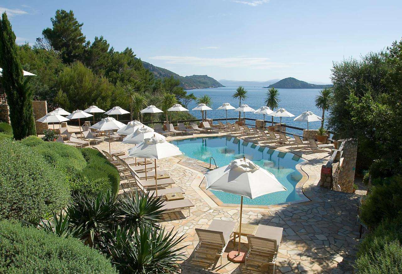 Best beach hotels in Italy. Beach resorts in Tuscany