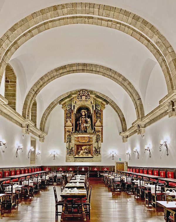 The grand breakfast room in the 800 year old San Francisco Hotel Monumento.