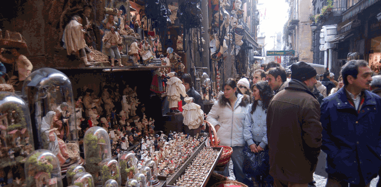 Christmas Alley in Naples