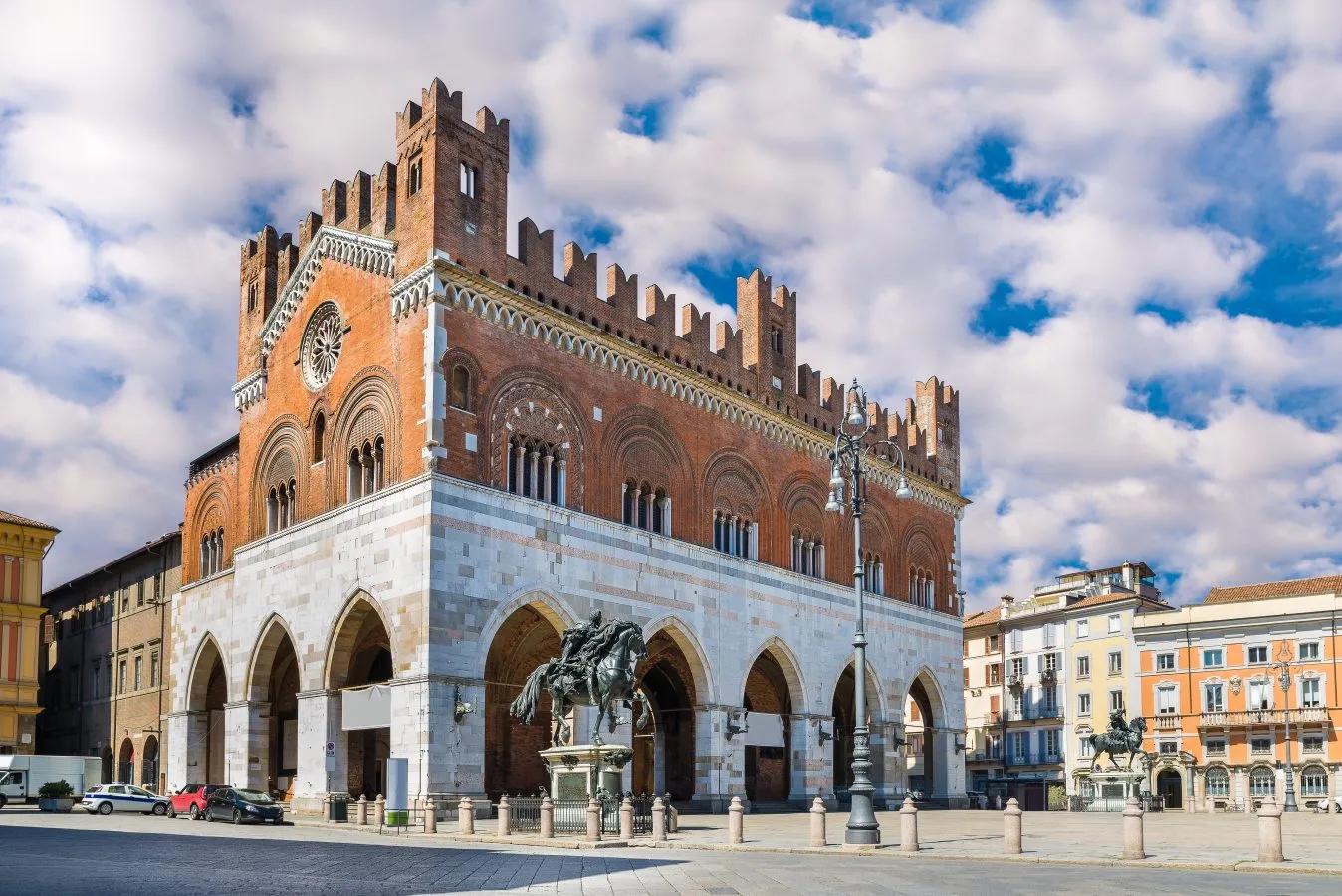 piazza dei cavalli in piacenza italy, one of the best day trips from parma italy