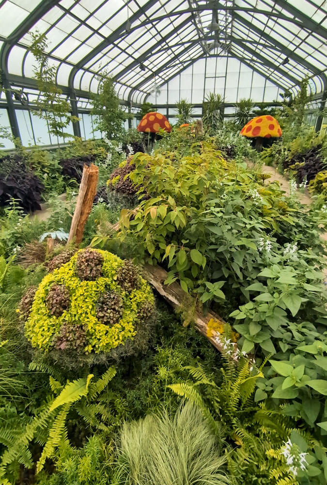 2024 Summer Display Inside the Floral Showhouse