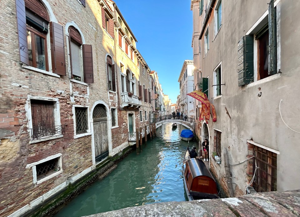 Canal-view-from-Libreria-Acqua-Alta-photo-by-Margie-Miklas