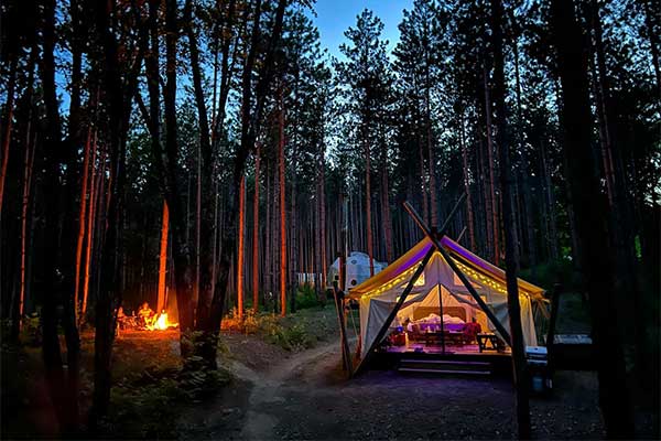 ToDoOntario - Glen Oro Farm Glamping area