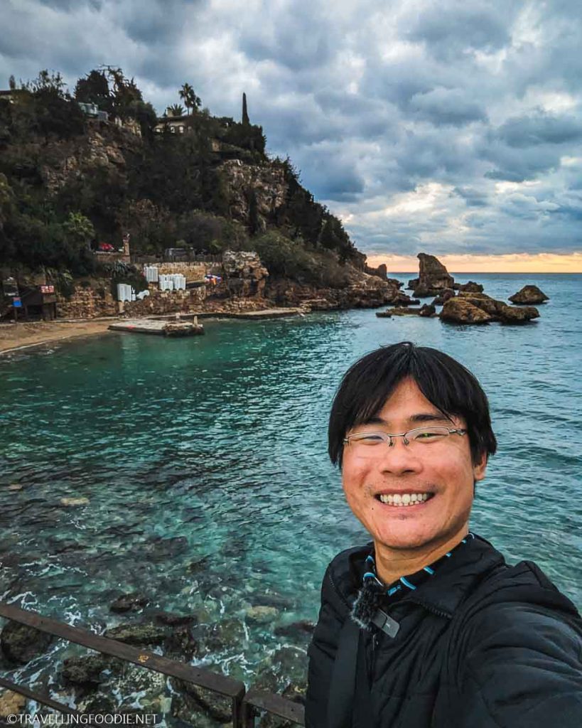 Travelling Foodie Raymond Cua selfie at Mermerli Beach