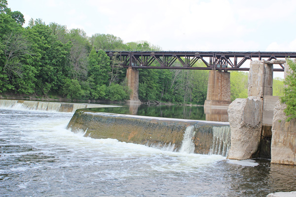 Brantford-Paris-downtown-Paris-grand-river-riverbank-Lets-Discover-ON