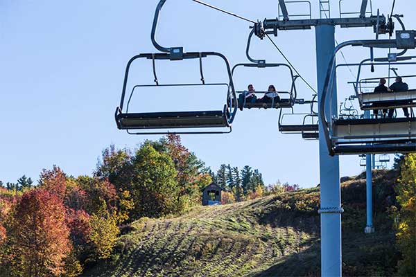 ToDoOntario - Ottawa Valley Tourism, Calabogie Peak Fall Chairlift Ride