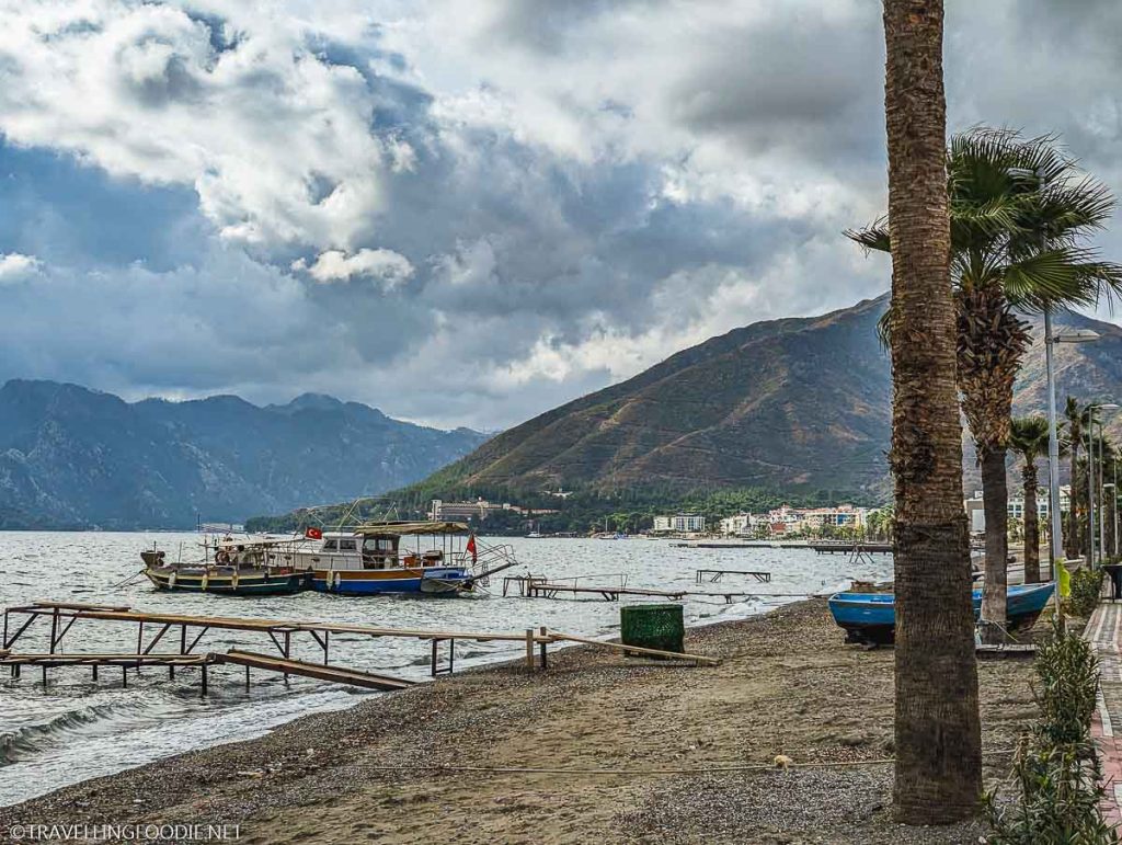 Boats along Uzunyali Beach