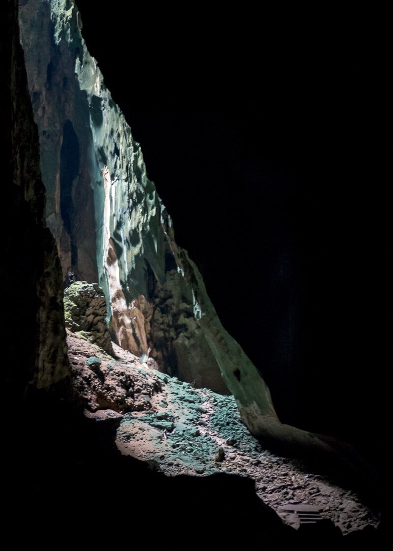 Climbing Batu Caves Steps to See the Famous Temple Cave | Kuala Lumpur has been on my bucket list for over a decade. The street food is incredible, along with the twin towers and the Batu caves. Click to read more and see the photography about the Batu Caves #nomad #batucaves #wanderlust #malaysia #slowtravel