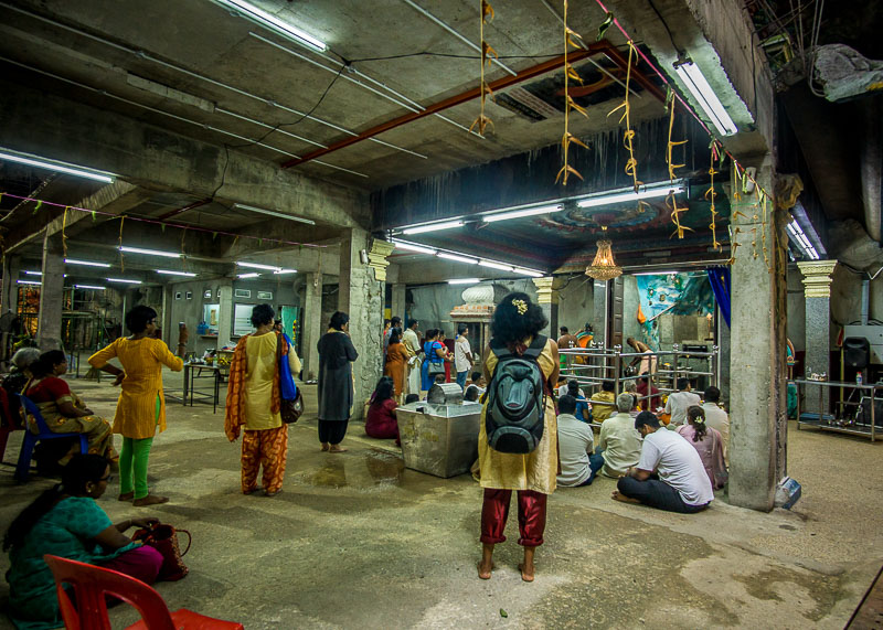 Climbing Batu Caves Steps to See the Famous Temple Cave | Kuala Lumpur has been on my bucket list for over a decade. The street food is incredible, along with the twin towers and the Batu caves. Click to read more and see the photography about the Batu Caves #nomad #batucaves #wanderlust #malaysia #slowtravel