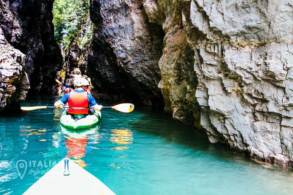 Lake os Santa Giustina - Kayaking in the lake in Trentino