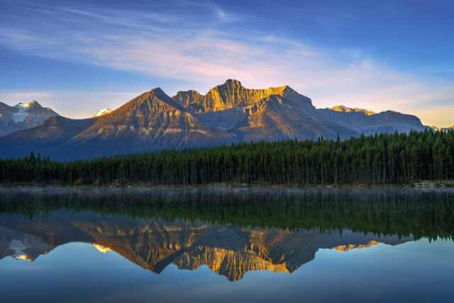 Hector Lake easy hikes in Banff 