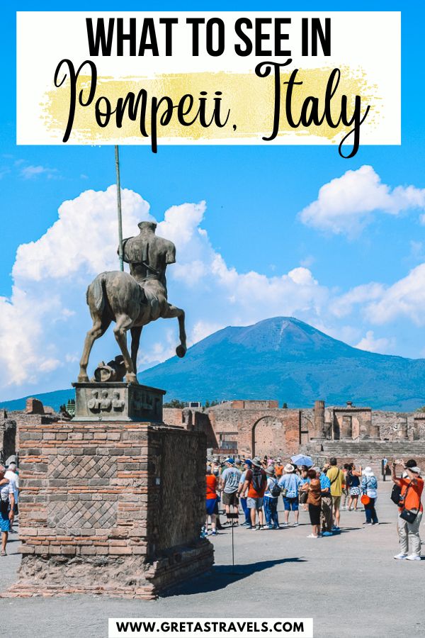 Photo of the Centauro di Igor Mitoraj, the Foro di Pompeii and Mount Vesuvius in the background, with text overlay saying 