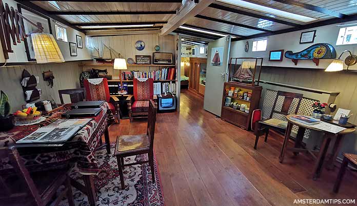 houseboat museum amsterdam living room