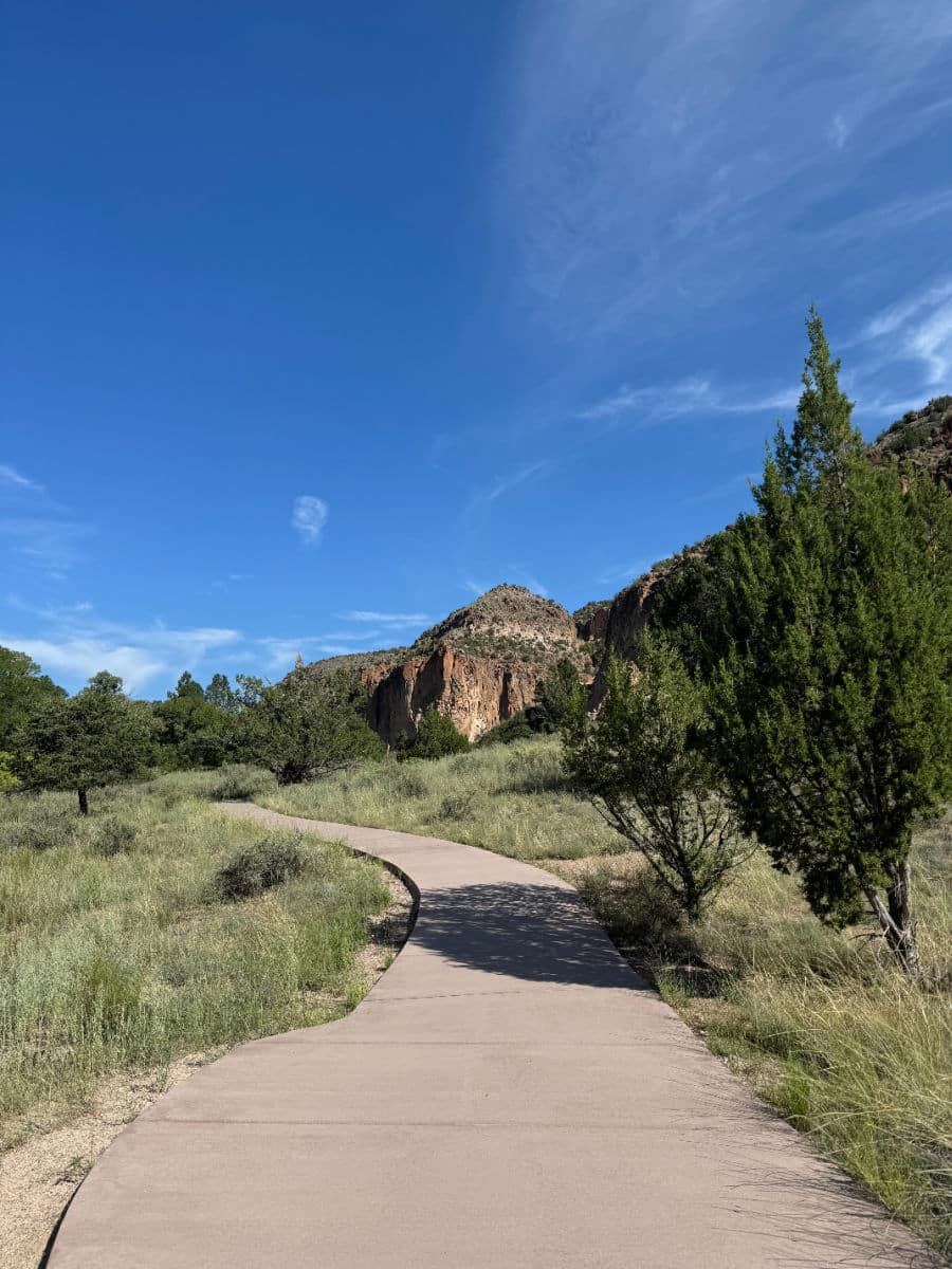 Bandelier loop trail