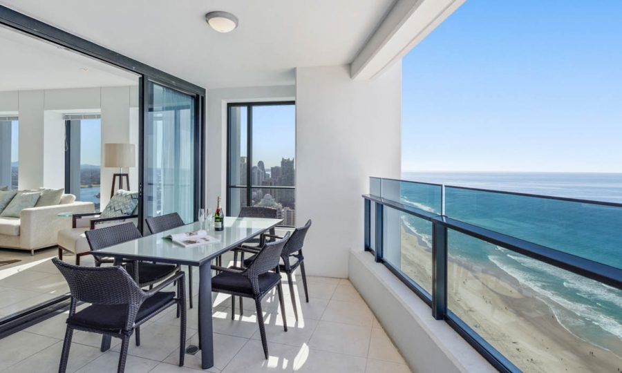 Best Airbnb Gold Coast - Beachfront Pepper Soul Surfers Paradise