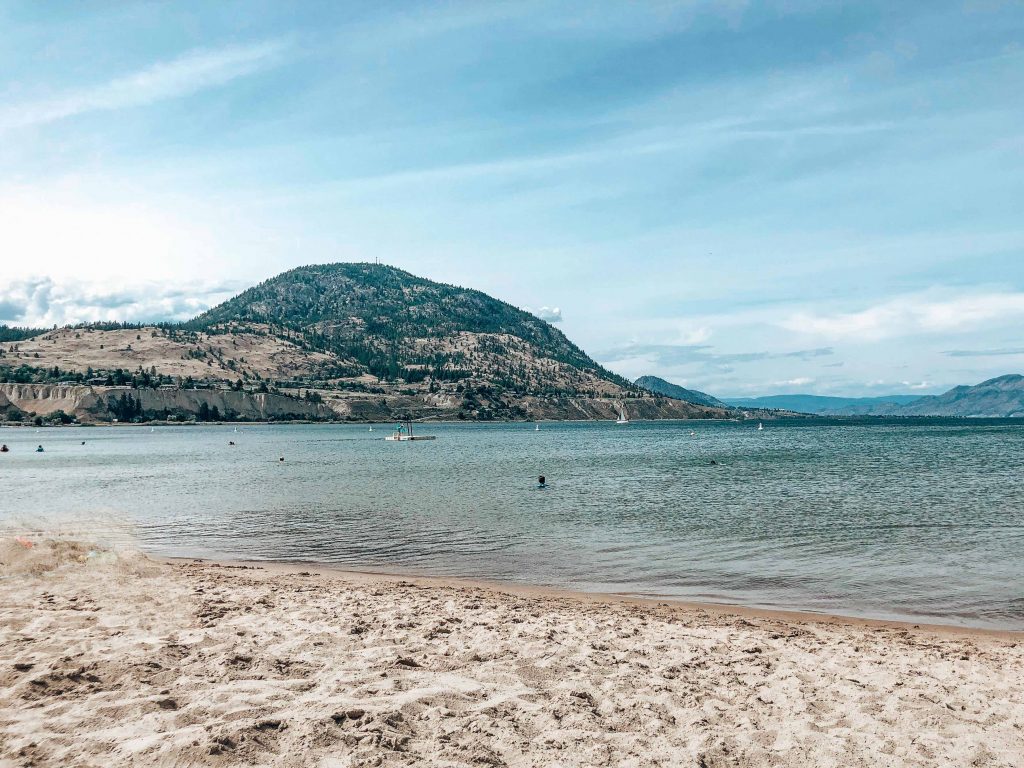 Find the best beaches in Okanagan. Discover popular beaches in Kelowna, Penticton, Peachland on Okanagan Lake, and others at Kalamalka Lake and Skaha Lake. Experience an amazing summer at the best Okanagan beaches! #explorebc #hellobc #bcparks #osoyoosbc #exploreokanagan #bcbeaches #explorecanada #okanagan