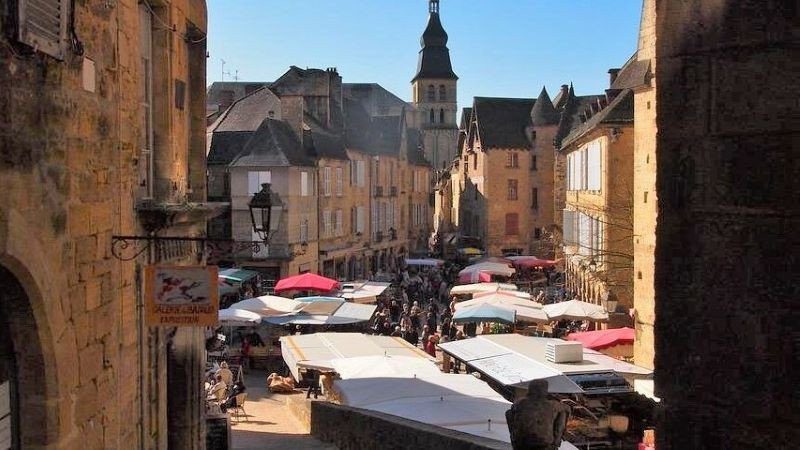 Sarlat la Cadena Dordogne market