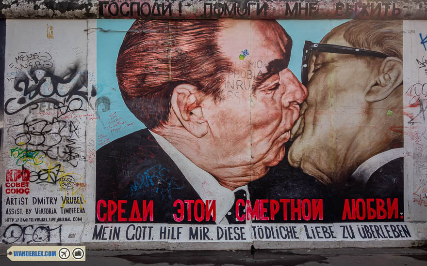 East Side Gallery - Brotherly Kiss