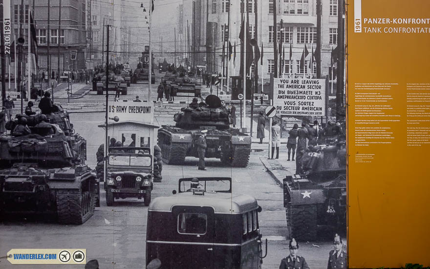 Pictures of Tanks at Checkpoint Charlie