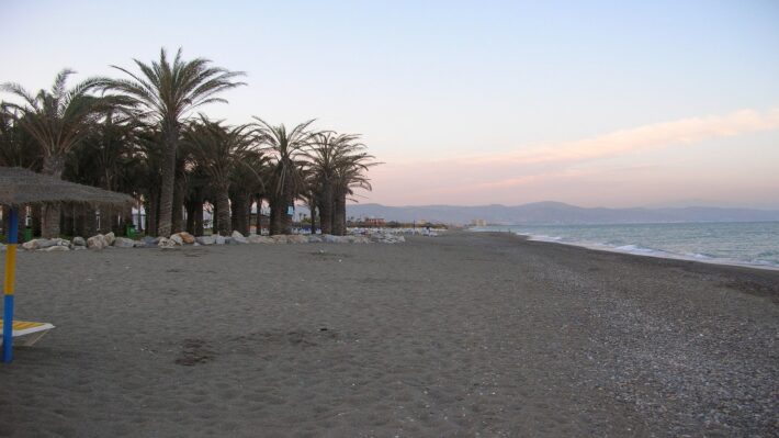 Los Alamos: Kid-Friendly Beach in Costa del Sol