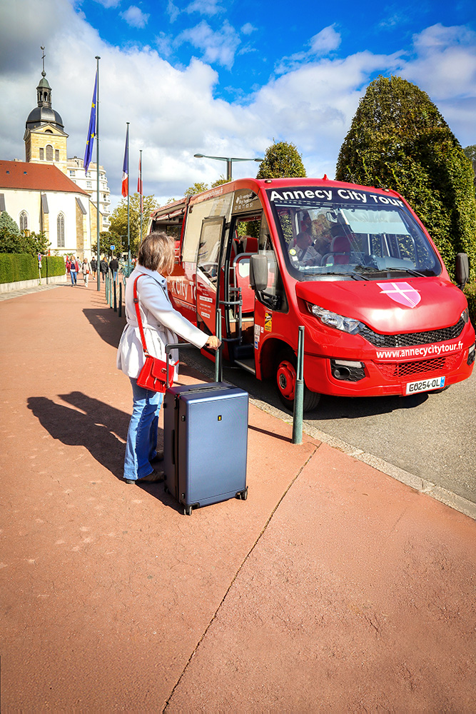 Annecy Travel for Seniors with Level8 © French Moments