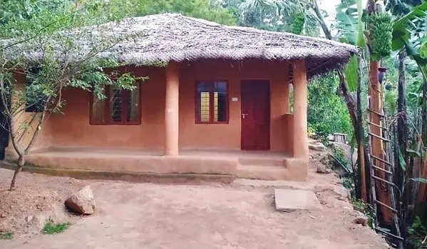 Kanthalloor Mud House