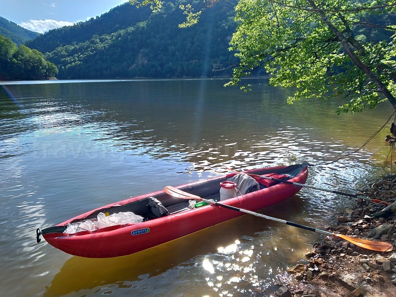 Tarnița Lake Shore